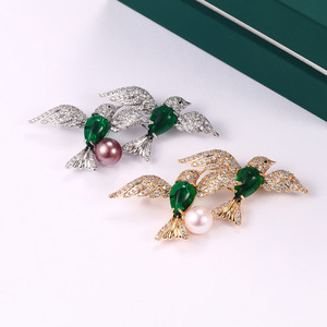 Broches de Flores con Perlas de Agua Dulce Edison de 9mm Incrustadas en Aleación de Cobre, Joyería al por Mayor de Yan Shuangfei - Product Image 1