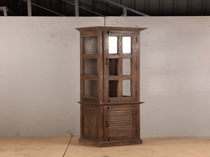 Vitrina de Madera Maciza con Estantes de Múltiples Niveles, Puertas de Vidrio y Marco de Madera Resistente para Interiores del Hogar - Product Image 1