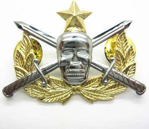 定制设计的金镍双色3D剑金属翻领别针 - Product Image 1