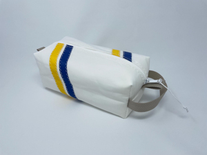 Trousse de toilette en toile de <span class=keywords><strong>voile</strong></span> recyclée _ Sac de voyage _ Trousse de toilette _ Compartiment zippé, doublure blanche, poignée en sangle - Product Image 6