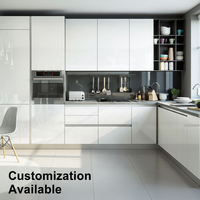Meubles de cuisine modernes sans poignées, finition mate, pour projets de rénovation de cuisines résidentielles contemporaines, avec système d'éclairage LED