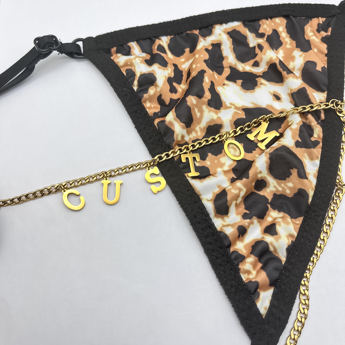 3(3(pants,chain,5letter charms)