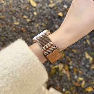 Luxury Autumn Winter Iwatch10 Smart Leather Watch Strap Breathable Plaid Fabric Band in White Spliced Plaid Leather - Product Image 2