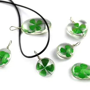 Dried Flower Four Leaf Clover Necklaces Handmade Bring Lucky Dried Flowers Necklace Charms Jewelry for Women Girl Luck Gifts