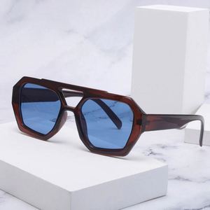 Lunettes de soleil vintage 2024 pour femme, forme polygonale irrégulière, protection UV400, double pont, carrées - Product Image 1