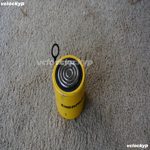 Cilindro Hidráulico de Baja Altura de Acción Simple Enerpac RCS302 Ton NUEVO - Product Image 1