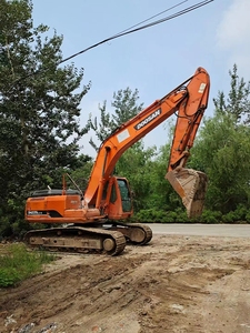 Excavadora usada Doosan DH225 con buenas condiciones y bajas horas para venta en stock - Product Image 4