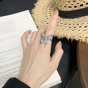 조정 가능한 오프닝 친환경 스테인레스 스틸 나비 반지 대형 클래식 스타일 보석 보석 - Product Image 3