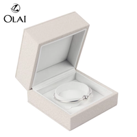 Bague en cuir PU beige de qualité luxueuse personnalisée, boucle d'oreille, collier, boîte d'emballage de stockage de bijoux
