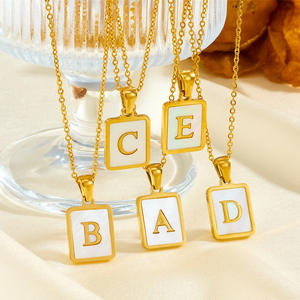 Ibu dari mutiara Alphbet kalung baja nirkarat emas huruf inisial persegi tag liontin kalung untuk hadiah liburan - Product Image 1