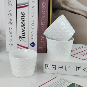 Taza de Té de Cerámica Moderna y Elegante con Exquisito Patrón de Enredaderas Tejidas, Taza de Agua Personalizada para Parejas, Taza y Platillo para Café - Product Image 4