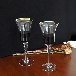 Calici di vetro di cristallo con bordo <span class=keywords><strong>oro</strong></span> moderni di lusso trasparenti per Champagne flauto e vino rosso Set di calici da sposa - Product Image 4