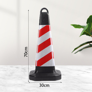 Cono de Tráfico de PVC de Alta Visibilidad, Marcador de Seguridad Vial Flexible con Franja Reflectante para Zonas de Construcción y Estacionamiento - Product Image 4