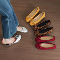 Sandales plates pour femme en daim à imprimé léopard, avec nœud décoratif, à enfiler, bout rond, style ballerines, décontractées pour le quotidien et le bureau