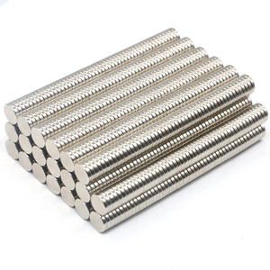D5mm Magnete <span class=keywords><strong>Mini</strong></span> <span class=keywords><strong>Aimants</strong></span> À Disque Rond 5x1mm Ronde Circulaire Imane 5mm x 1mm N35 Aimant À Disque Permanent NdFeB N50 N52 5*1mm Aimant - Product Image 1