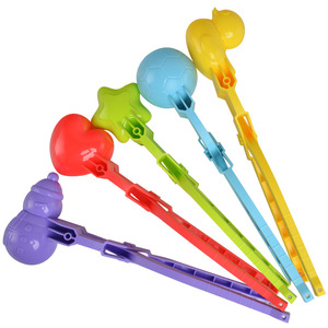 Jeu d'extérieur pour enfants Jouet <span class=keywords><strong>boule</strong></span> <span class=keywords><strong>de</strong></span> <span class=keywords><strong>neige</strong></span> Clip Fights Game Quick Flexible Simple Heart Duck Shape Snow Ball Maker - Product Image 1