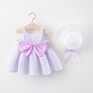 Vestido de tirantes con sombrero de paja y lazo grande con estampado floral pequeño para niñas, Colección Verano 2022, Ropa infantil, Vestidos para niñas - Product Image 3