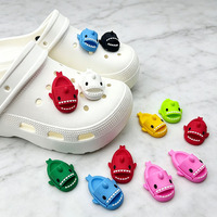 Breloque de chaussure unisexe transfrontalière la plus vendue, 10 couleurs, petit requin 3D, porte-clés, décoration de style fleur pour chaussures, accessoire DIY en PVC