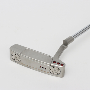 Putter de Golf Premium para Diestros, de Acero Inoxidable, con Empuñadura de Goma y Sistema de Peso Ajustable para un Golpe y Equilibrio Óptimos - Product Image 5
