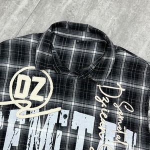 เสื้อกล้ามผ้าฝ้ายปักลายสไตล์สตรีทแวร์สำหรับฤดูร้อน ไซส์พลัส ประดับคริสตัล เสื้อเชิ้ตแขนกุดทรงโอเวอร์ไซส์ติดกระดุมลายสก็อตสำหรับผู้ชาย - Product Image 3