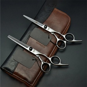 <span class=keywords><strong>Forbici</strong></span> da Barbiere Giapponesi da 6 Pollici Strumenti Professionali <span class=keywords><strong>per</strong></span> Acconciature <span class=keywords><strong>Forbici</strong></span> <span class=keywords><strong>per</strong></span> Sfoltire e Tagliare <span class=keywords><strong>per</strong></span> Salone da Barbiere - Product Image 2