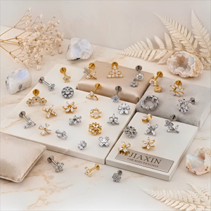 Labret classique JIAXIN pour enfants en titane ASTM F136 16G à filetage interne avec <span class=keywords><strong>grappe</strong></span> de zircone cubique marquise 5A pour piercing hélix - Product Image 4