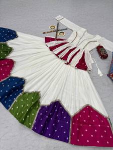 Traje Étnico Tradicional Gujarati Kediyu y Lehenga, Especial para Navratri, el Más Vendido, Disponible para la Venta, Ideal para Garba - Product Image 4