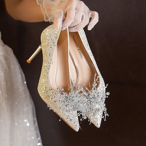 Zapatos de Novia con Brillo, Punta Puntiaguda, Tacón de Aguja, Decoración con Cuentas, Estilo Slip-On, Tendencia de Moda - Product Image 3