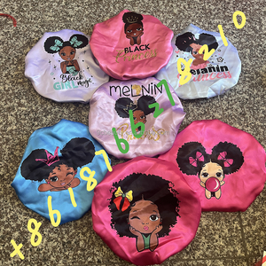Vente en gros de bonnets pour bébés filles en satin double couche personnalisés avec des personnages de dessins animés pour les filles de 2 à 6 ans - Product Image 1
