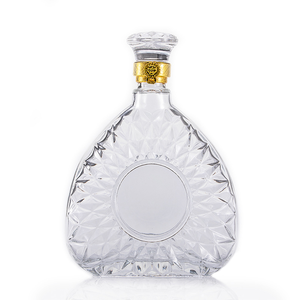Bouteille en verre cristalline de 700 ml personnalisée pour spiritueux haut de gamme en vrac - pour le stockage et l'identification de brandy XO, <span class=keywords><strong>cognac</strong></span> et armagnac - Product Image 1