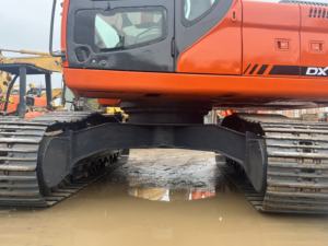 Excavadora dx225 usada de 22 toneladas usada Doosan dx225 Excavadora de orugas Doosan 225 de alta calidad a la venta Excavadora usada Cat 320 320d2 - Product Image 2