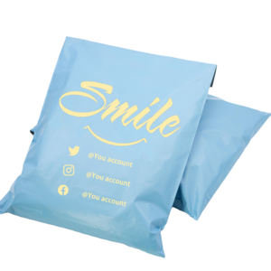 Sac d'expédition personnalisé avec logo imprimé, sac d'emballage pour vêtements, poly mailer en plastique, emballage pour vêtements, envoi pour livraison, t-shirts, sweats à capuche - Product Image 1