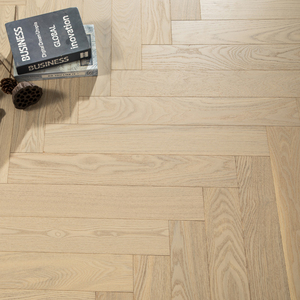 Parquet en chêne brossé multicouche AVANTIMORA EN13501, qualité AB, pose facile, 15 mm, chevrons, pour salle à manger - Product Image 1