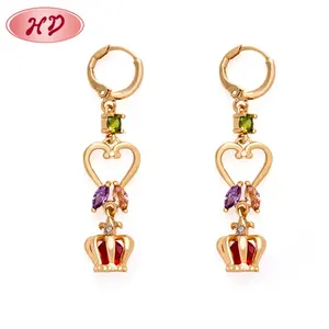 Goldene Farbe CZ Pierced Dangle Ohrringe Frauen Long Drop Ohrringe