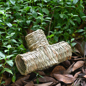 Tunnel pour animaux de compagnie en paille fait main, à trois voies, pour hamsters, cochons d'Inde, oiseaux, respectueux de l'environnement, taille M - Product Image 1