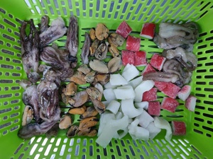 Mix di Prodotti Ittici Assortiti con Calamari, Cozze, Carne di Calamaro e Imitazione Carne di Granchio, Confezione da 1 libbra o 1 kg/sacchetto - Product Image 5