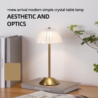 Lampe de table LED en cristal rétro, luxe léger, rechargeable, lampe de bureau en acrylique pour chambre principale, chevet