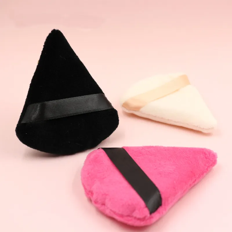Yeni büyük üçgen siyah makyaj puf yumuşak kozmetik toz ponponları gevşek vurgulamak toz puf