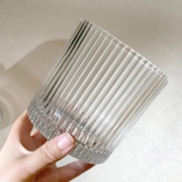 Pot à bougie en verre vide à rayures verticales et fond épais, en gros, pour centre de table de mariage et décoration intérieure