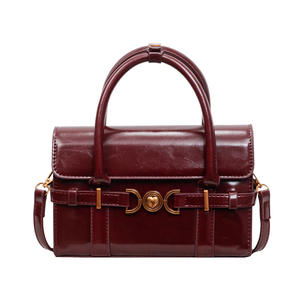 Bolso <span class=keywords><strong>de</strong></span> Hombro Retro Novedoso 2026 para Mujer, Diseño <span class=keywords><strong>de</strong></span> Corazón, Cuadrado, Venta al por Mayor - Product Image 5