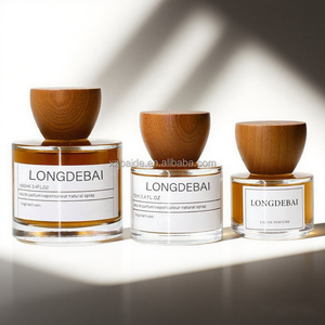 Nouvelle Arrivée Flacon de Parfum Vide Transparent avec Pompe à Pression Ronde 30ml 50ml 100ml en Verre avec Bouchon en Bois - Product Image 4