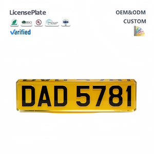 Plaque d'immatriculation de voiture en acrylique teinté 4D personnalisée avec films réfléchissants jaunes et blancs - Product Image 1