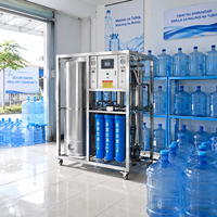 Système d'osmose inverse 500LPH 3200GPD avec réservoir de stockage pour station de remplissage d'eau commerciale 304SS