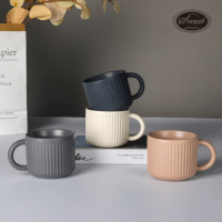 Tasse à café en céramique promotionnelle SWT en gros, 300 ml, personnalisée, faite à la main, avec lettres imprimées, poignée créative, pour petit-déjeuner