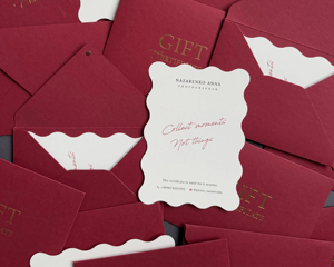 Vouchers cadeaux personnalisés imprimés sur du papier Kapok blanc, cartes <span class=keywords><strong>de</strong></span> remerciement dans des enveloppes bordeaux, emballage avec logo en feuille d'or, certificat cadeau - Product Image 3