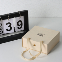 Boîtes d'emballage rigides de luxe en carton personnalisées pour bijoux, ensemble de boîtes à tiroir pour bracelets, boucles d'oreilles, colliers, bagues, avec gaufrage mat et éponge