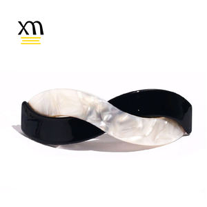 Colore della caramella di torsione disegno sexy <span class=keywords><strong>clip</strong></span> di capelli mollette per capelli acetato hairclip Giapponese per le donne ragazze sexy dichiarazione dei capelli <span class=keywords><strong>clip</strong></span> di corea - Product Image 1