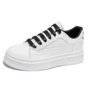 Nouvelles chaussures blanches respirantes pour hommes Printemps 2026, baskets de sport à semelle épaisse, tendance et polyvalentes, idéales pour les étudiants - Product Image 5