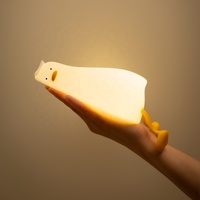Veilleuse personnalisée EGOGO avec logo, mini lampe de chevet en forme de canard couché, jouet animal de dessin animé en silicone souple, lampe à poser pour enfants