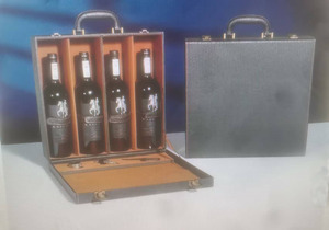 Coffret de 4 mini-vinots de luxe avec boîte cadeau <span class=keywords><strong>en</strong></span> papier recyclable pelliculé mat et cordon pour bouteilles de vin rouge - Product Image 4